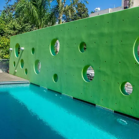 Apartment Cycles In The Water *