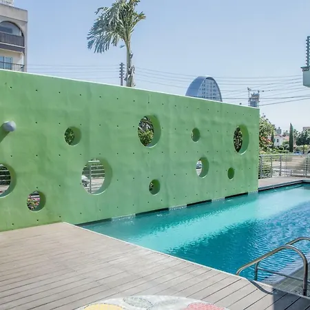 Cycles In The Water Апартаменты Лимасол