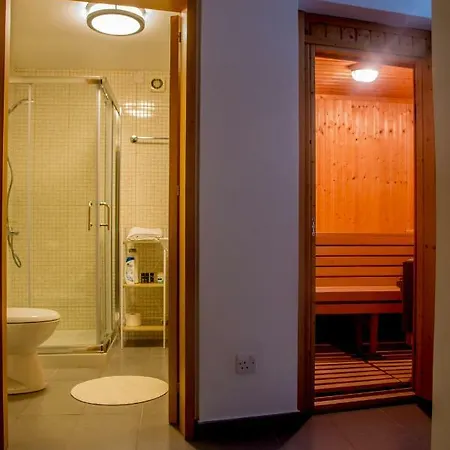 Cycles In The Water Apartment