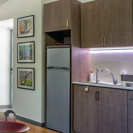 Cycles In The Water Apartment *